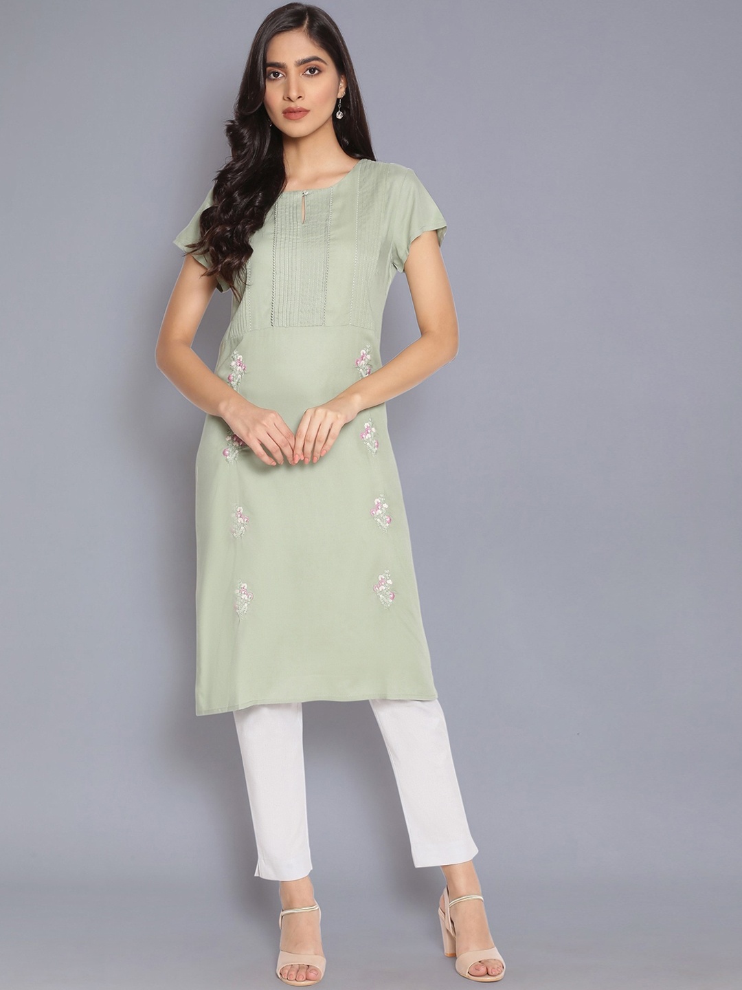 

W Women Green Yoke Design Keyhole Neck Kurta