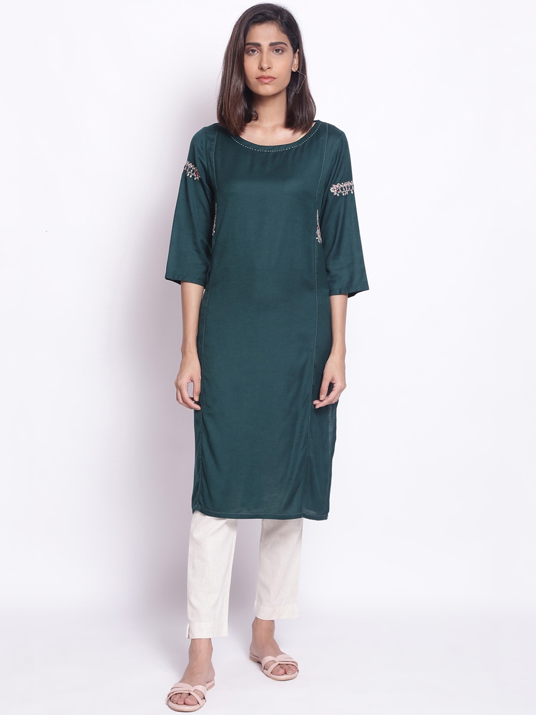 

W Women Green Solid Kurta