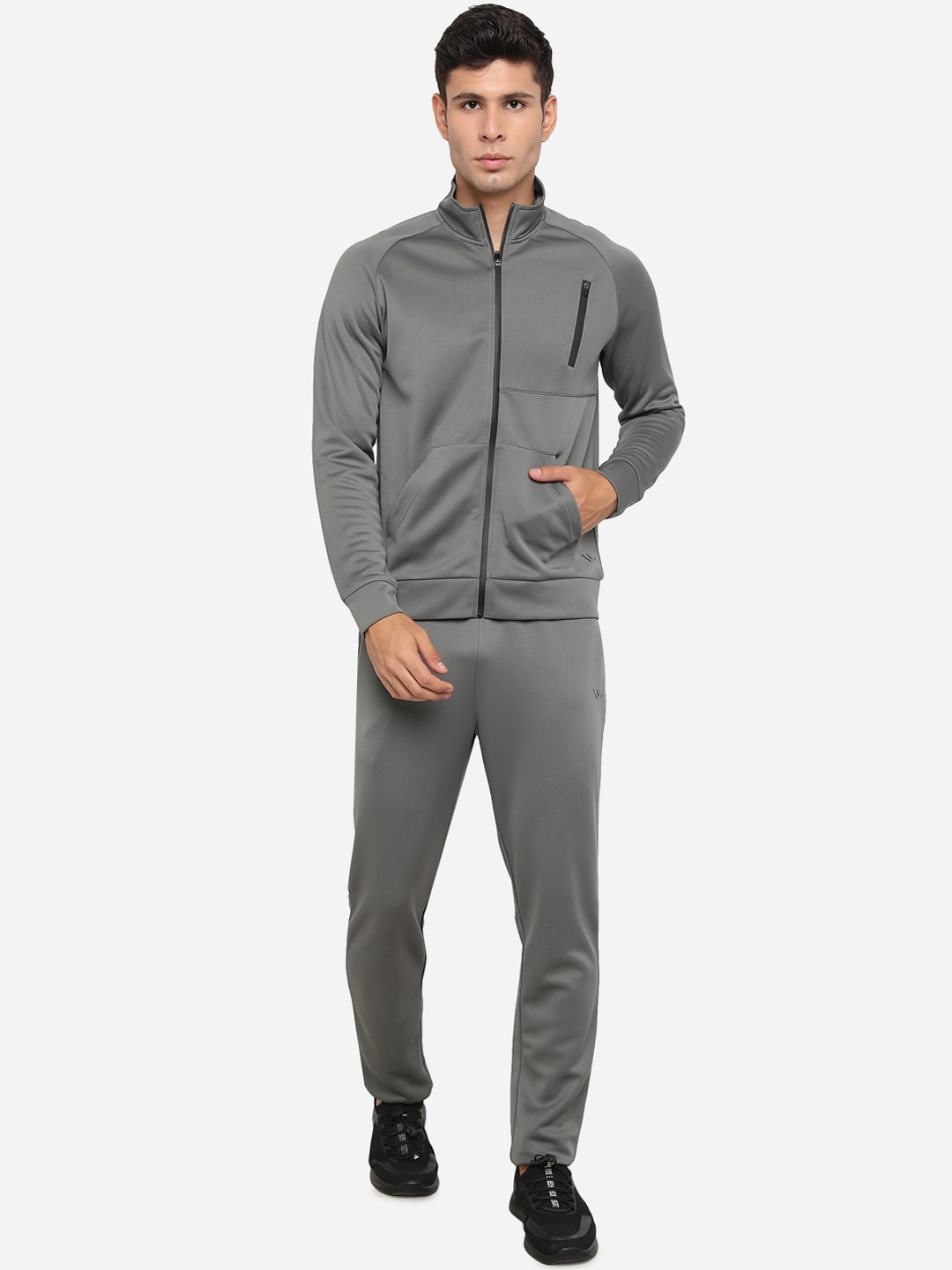 

VS Men Grey Solid Rapid Dry Tracksuit