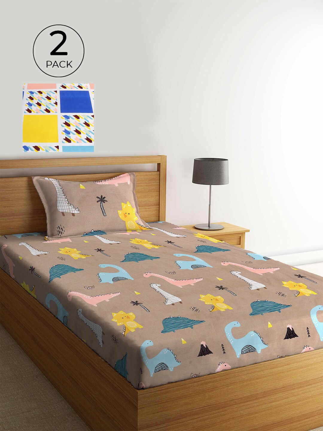 

KLOTTHE Brown & White Cartoon Characters 210 TC 2 Single Bedsheet with 2 Pillow Covers