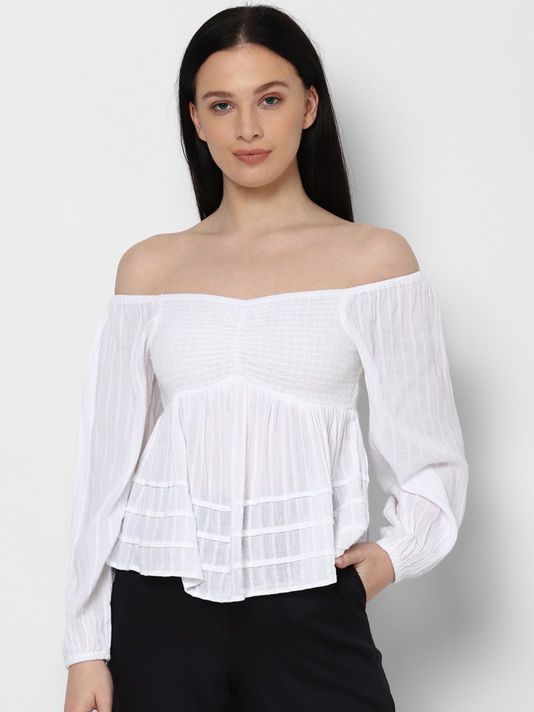 

AMERICAN EAGLE OUTFITTERS White Smocked Off-Shoulder Bardot Top