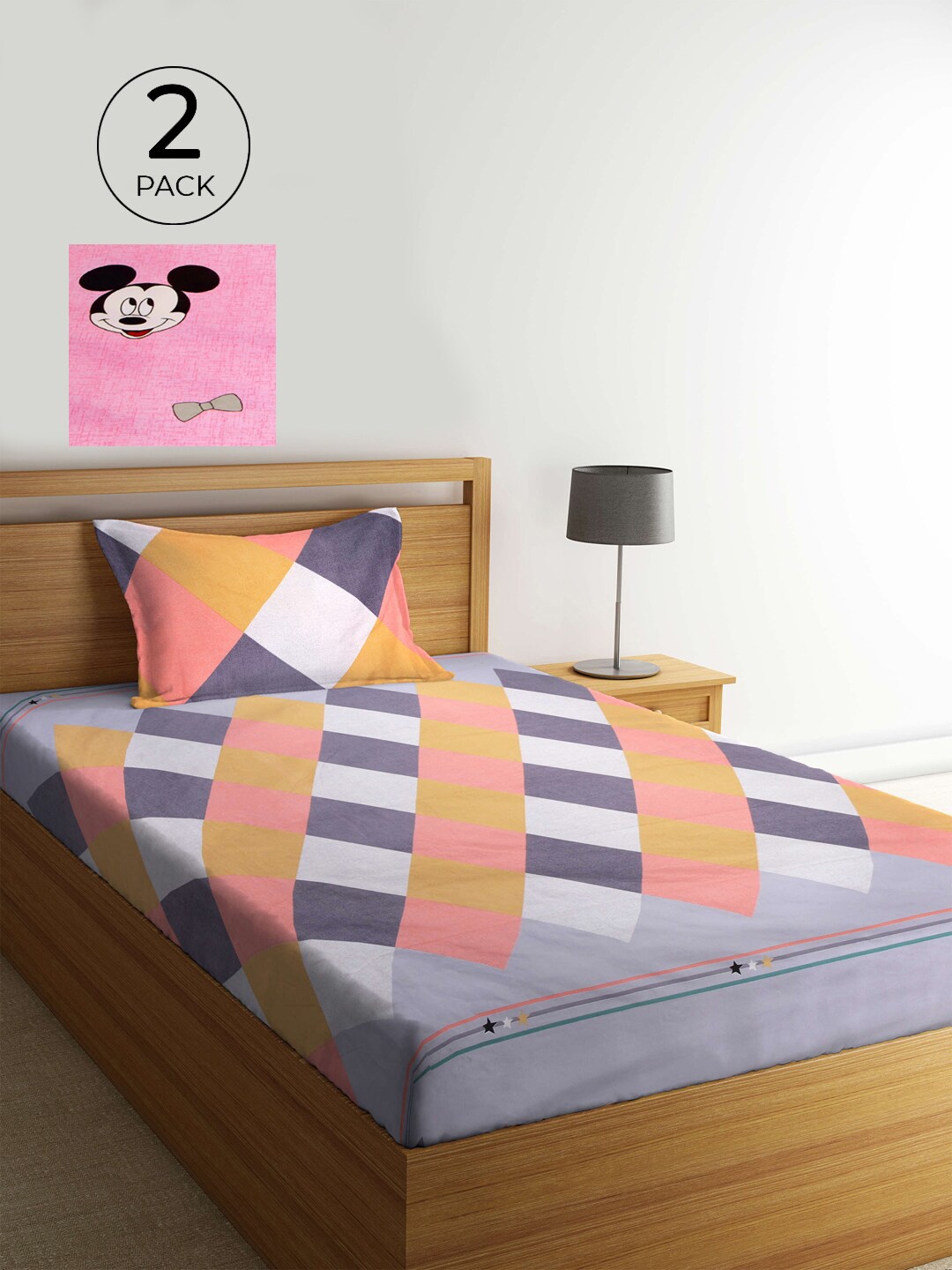 

KLOTTHE Pink & Black Geometric 210 TC 2 Single Bedsheet with 2 Pillow Covers