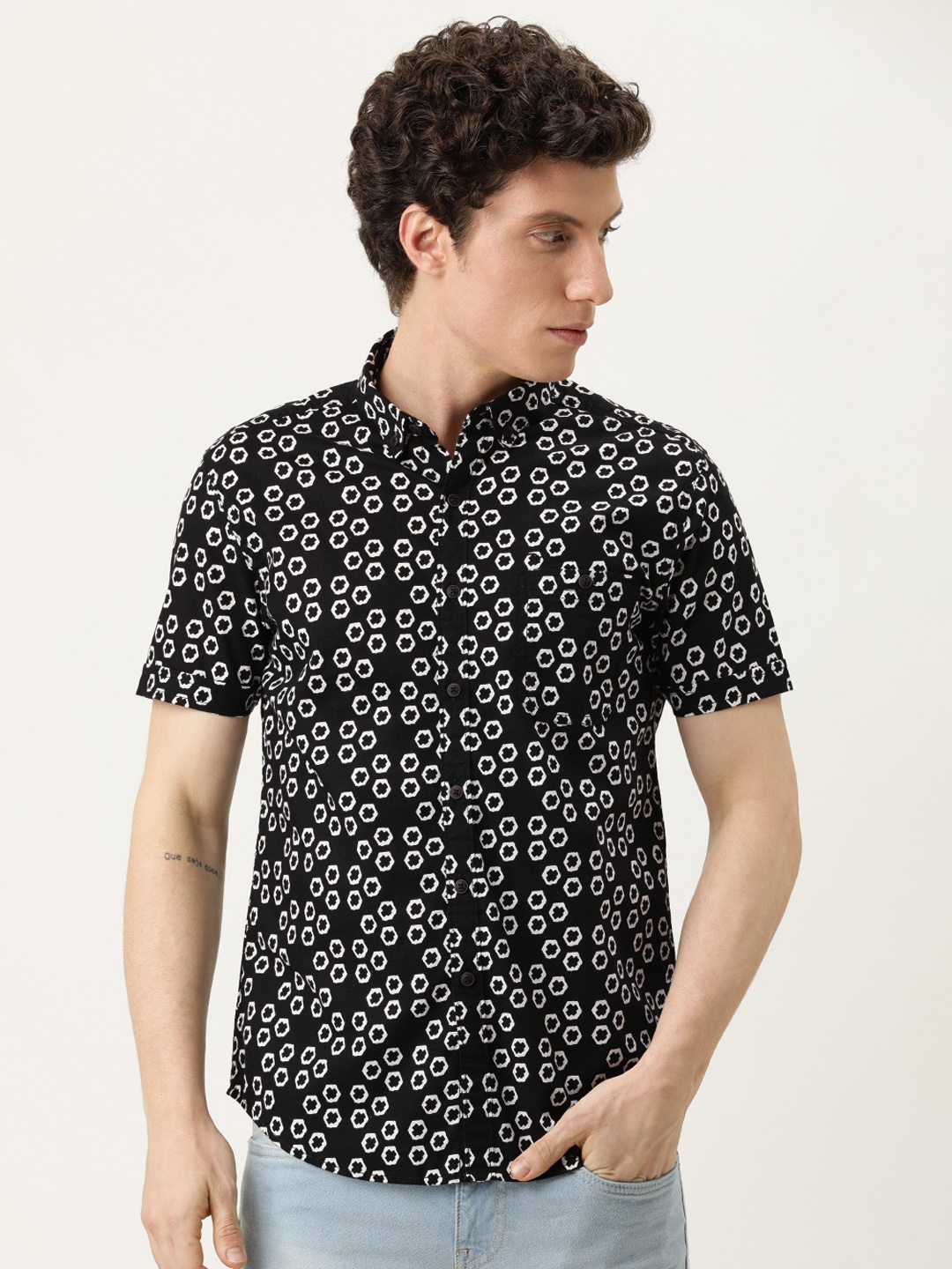 

Flying Machine Men Black Slim Fit Opaque Printed Pure Cotton Casual Shirt