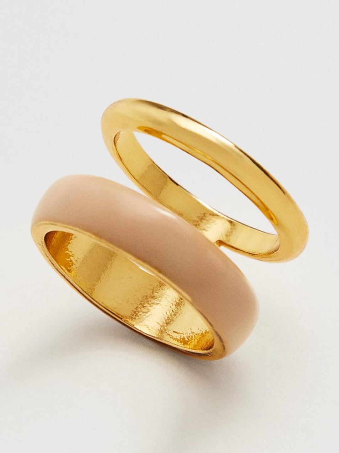 

MANGO Women Gold-Toned & Beige Enamelled Finger Ring
