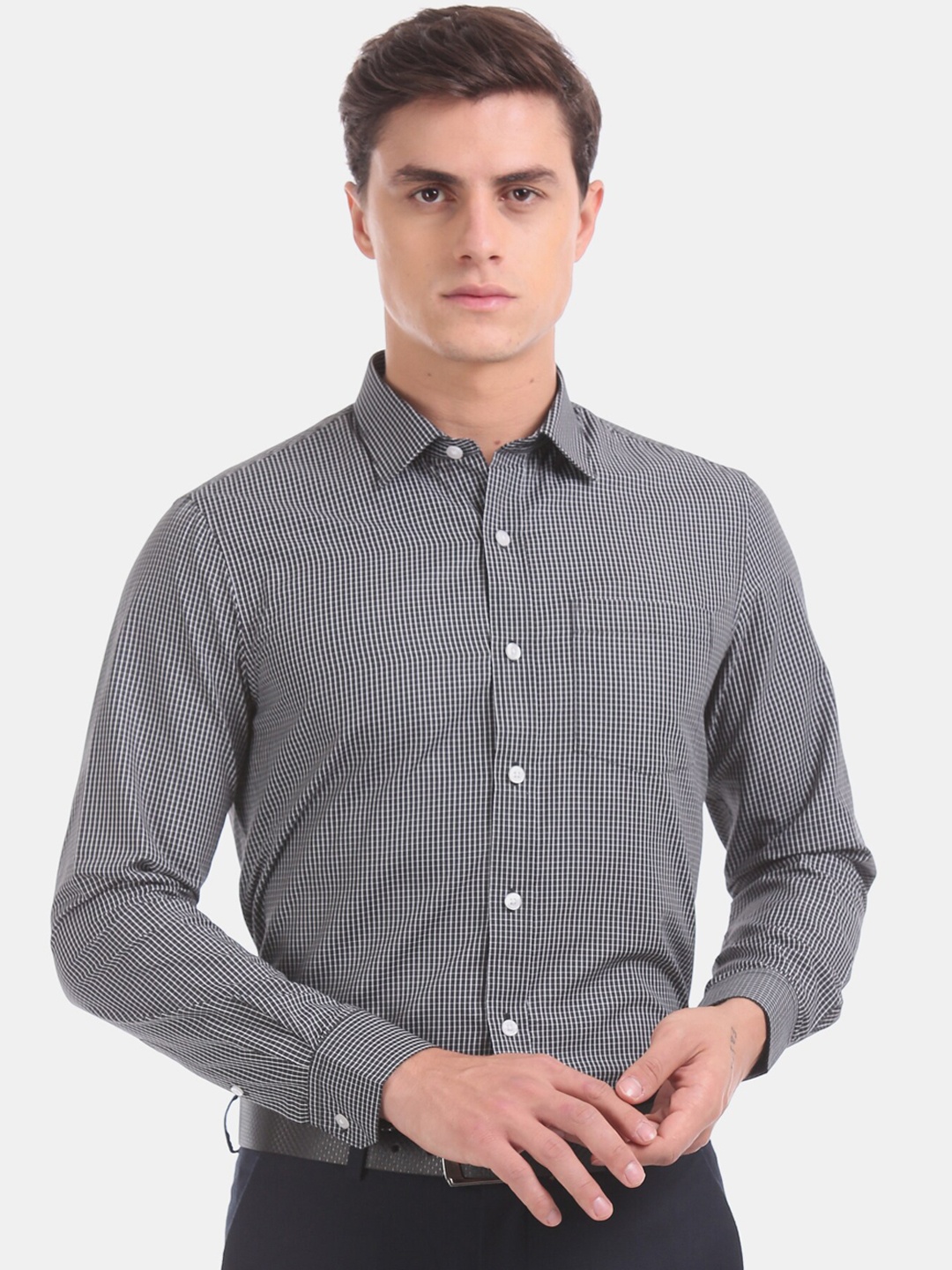 

Excalibur Men Black Slim Fit Micro Checked Formal Shirt