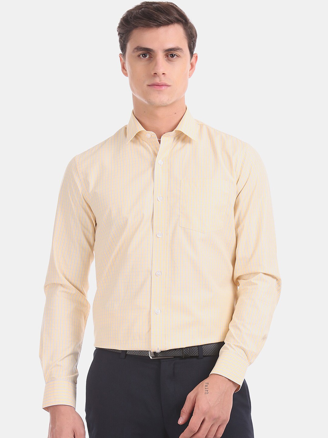 

Excalibur Men Yellow & Blue Slim Fit Striped Formal Shirt