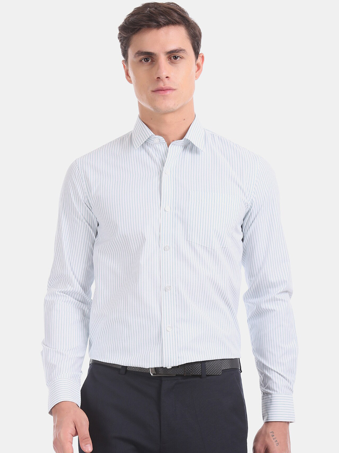 

Excalibur Men White & Blue Slim Fit Striped Formal Shirt