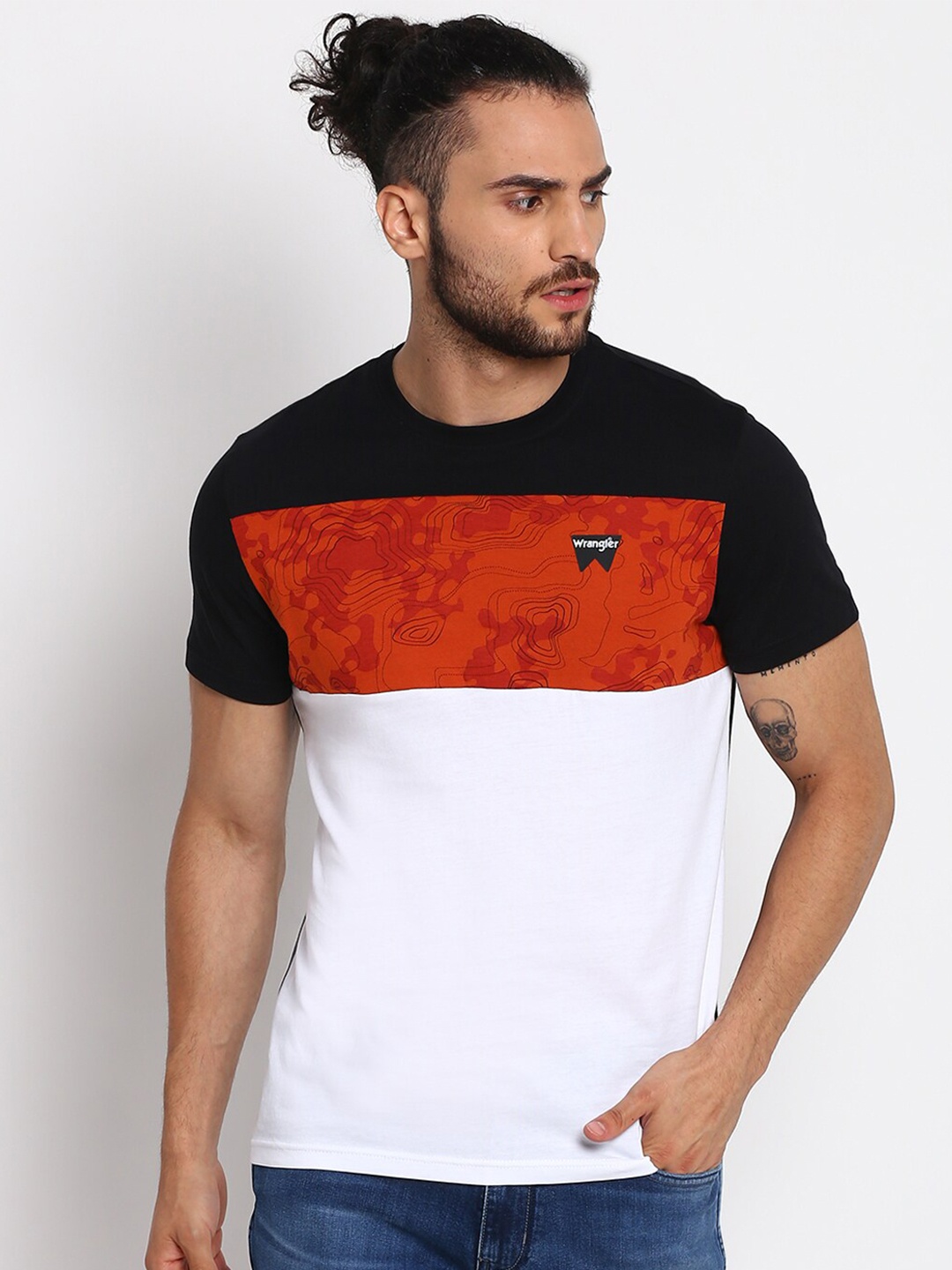 

Wrangler Men White Colourblocked Pockets T-shirt