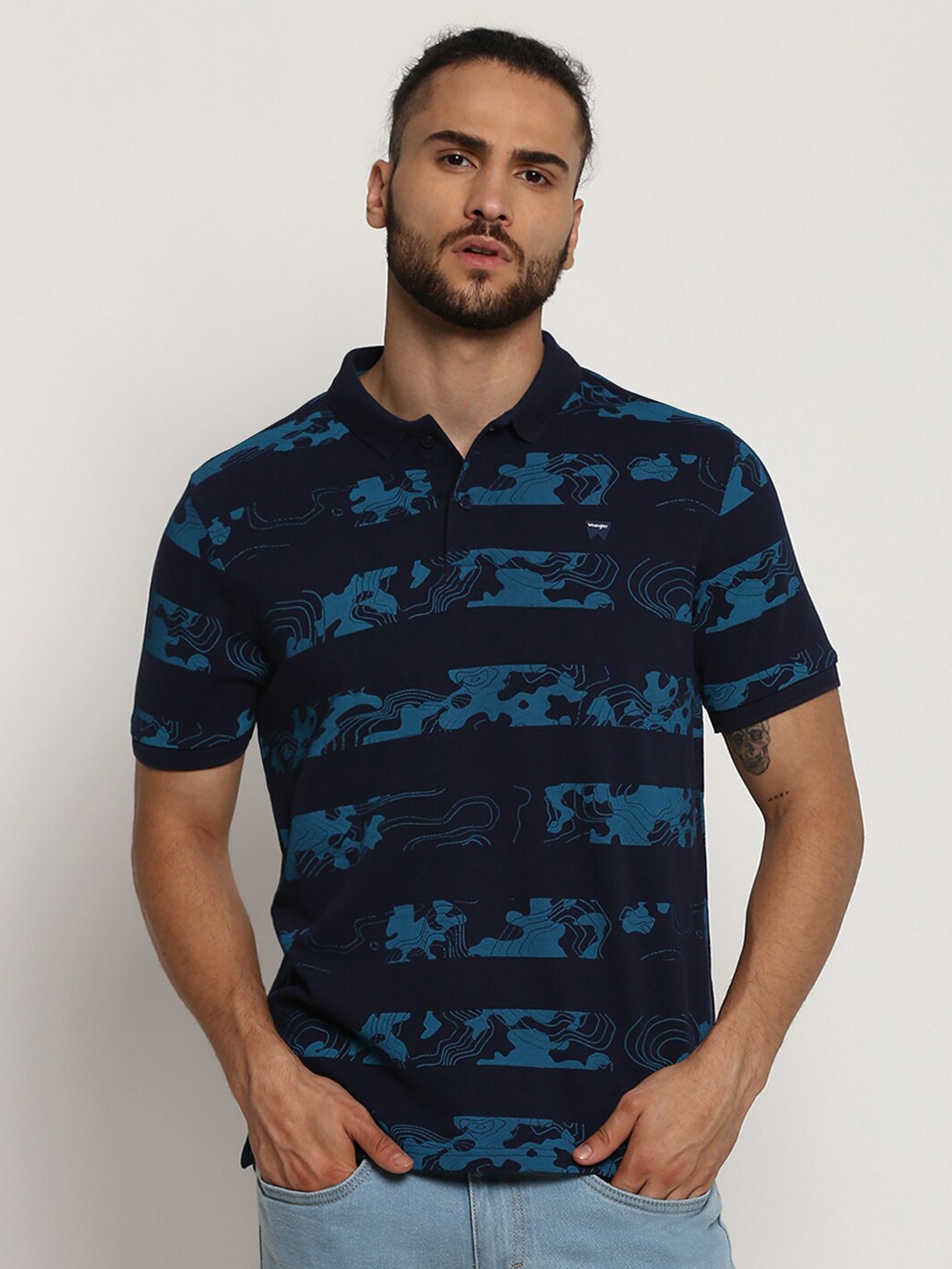 

Wrangler Men Blue Printed Polo Collar Pockets T-shirt