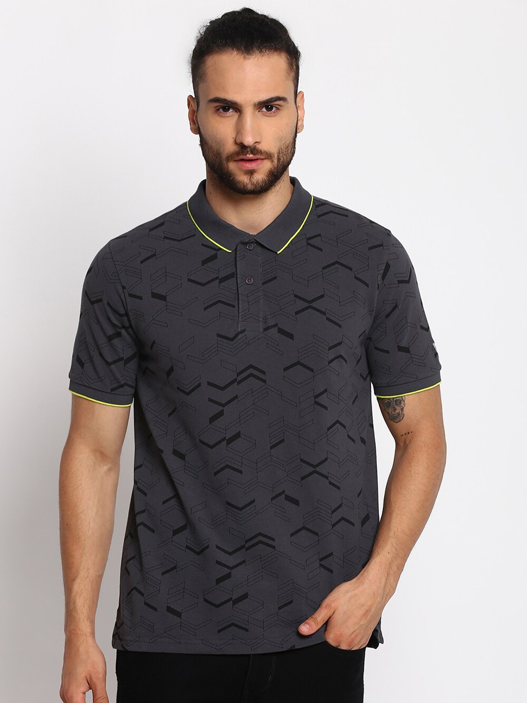 

Wrangler Men Grey Printed Polo Collar Pockets T-shirt