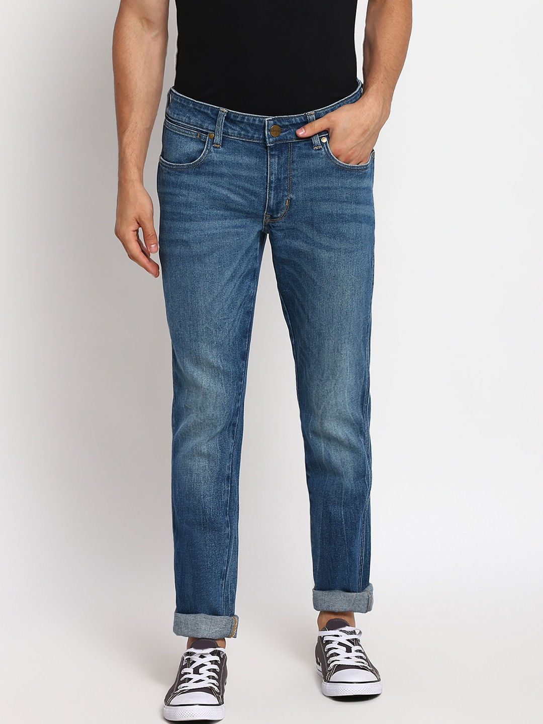 

Wrangler Men Blue Low-Rise Light Fade Jeans