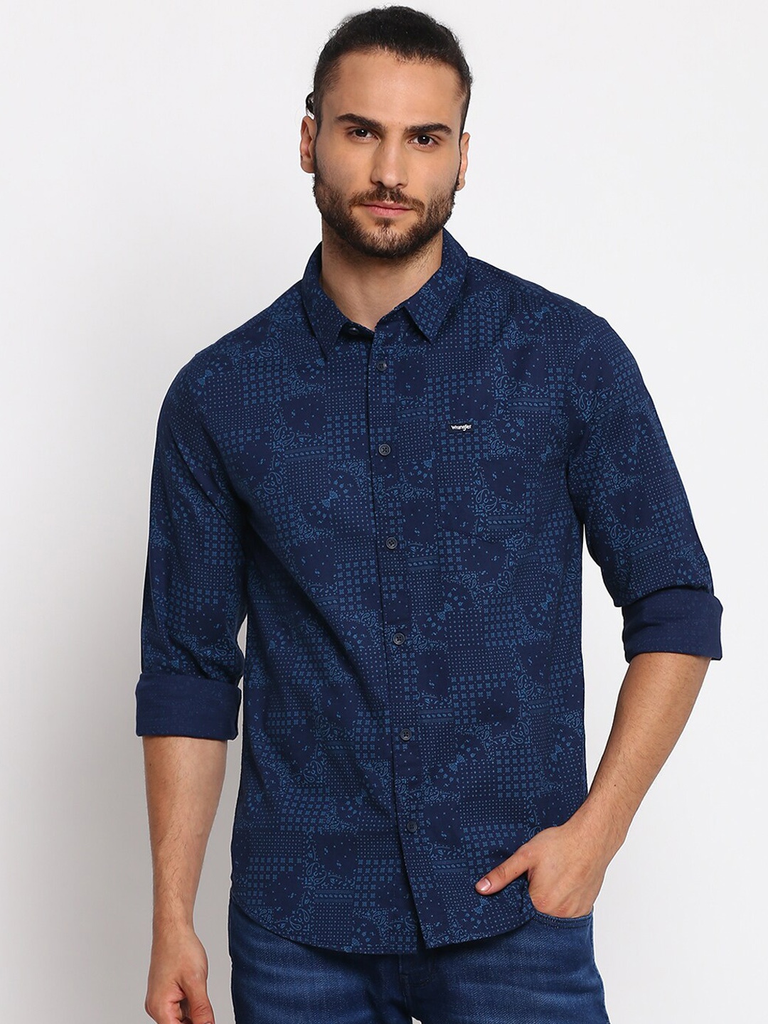 

Wrangler Men Blue Slim Fit Opaque Printed Casual Shirt