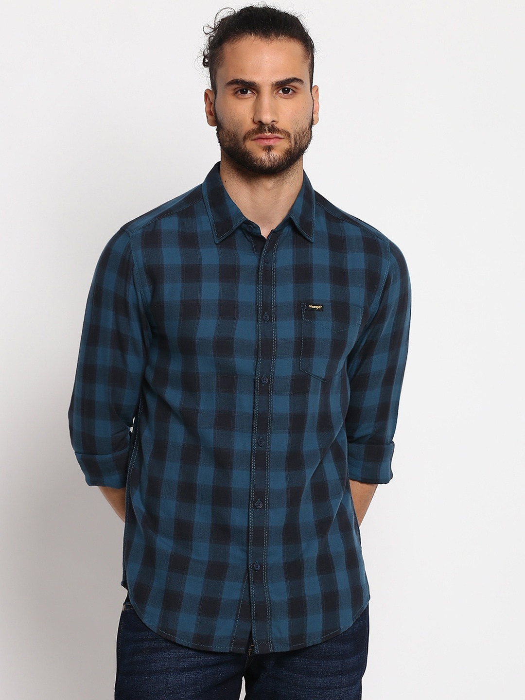

Wrangler Men Blue Buffalo Checks Opaque Checked Casual Shirt