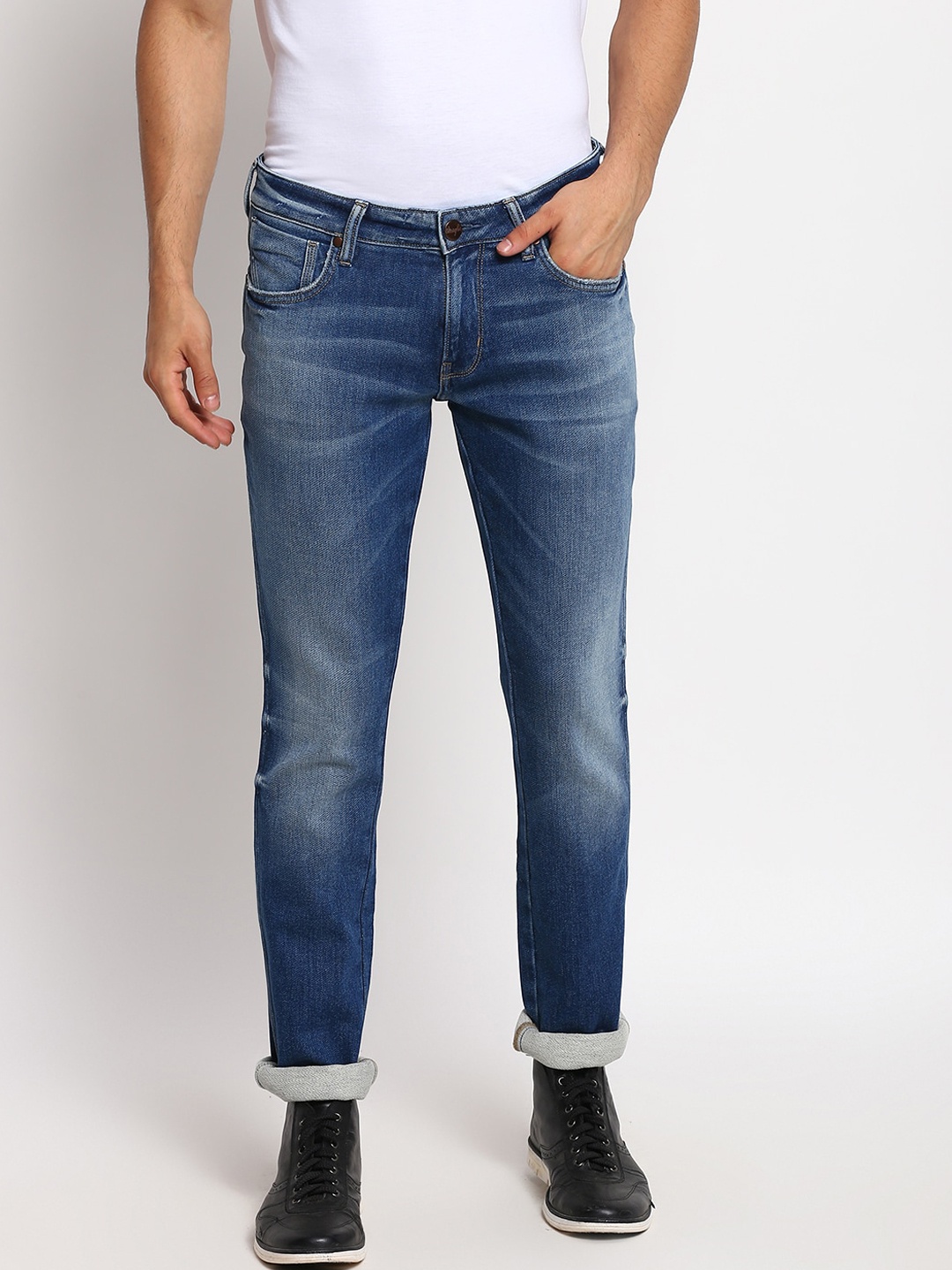 

Wrangler Men Blue Slim Fit Light Fade Jeans