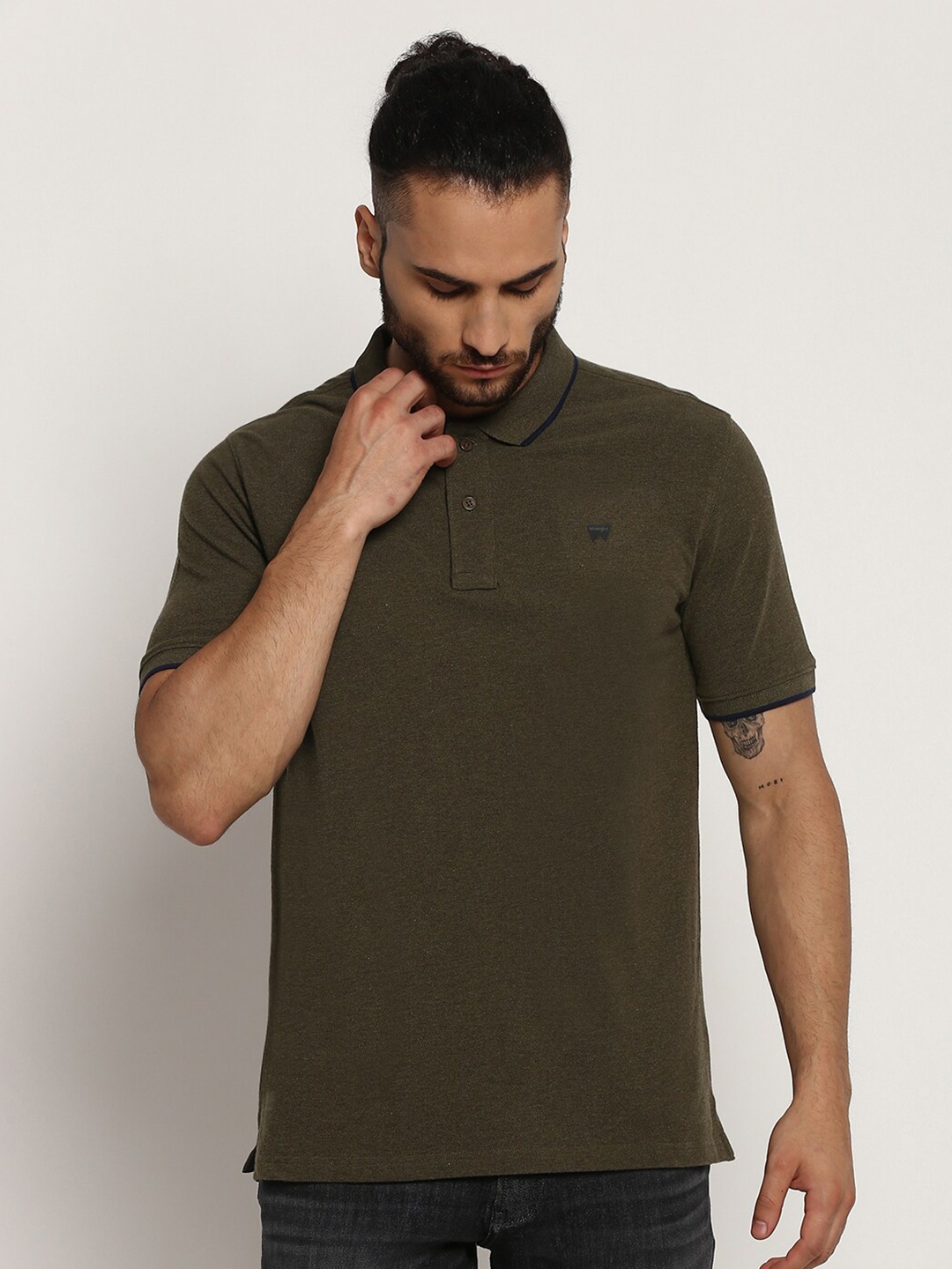

Wrangler Men Olive Green Polo Collar Applique T-shirt