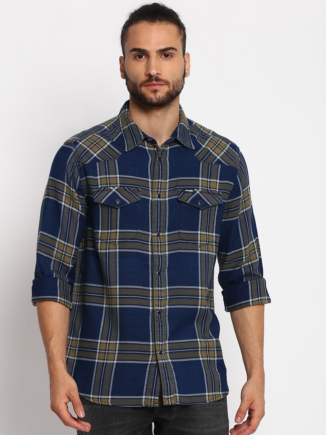 

Wrangler Men Blue Tartan Checks Opaque Checked Casual Shirt