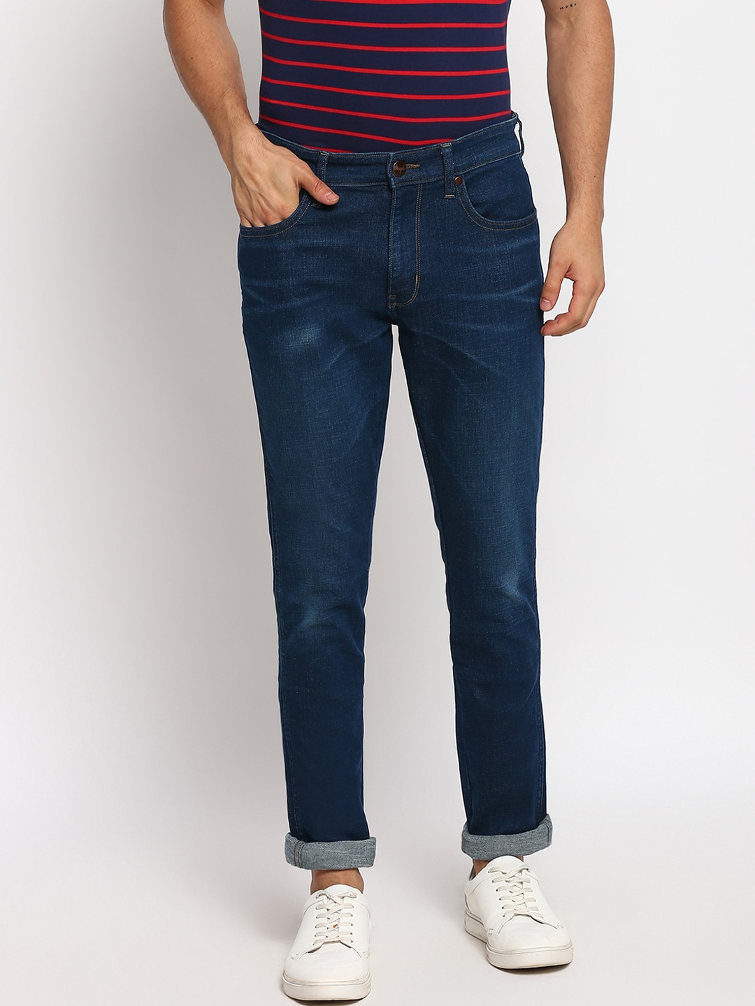 

Wrangler Men Blue Slim Fit Light Fade Jeans