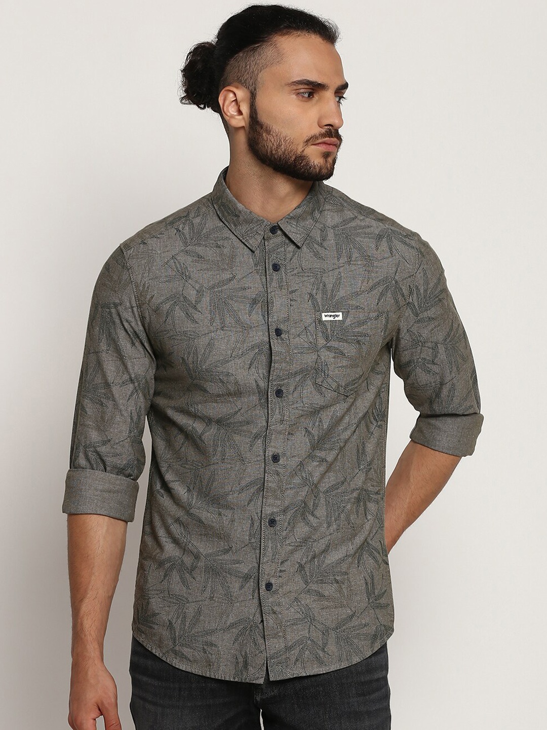 

Wrangler Men Grey Floral Opaque Printed Casual Shirt