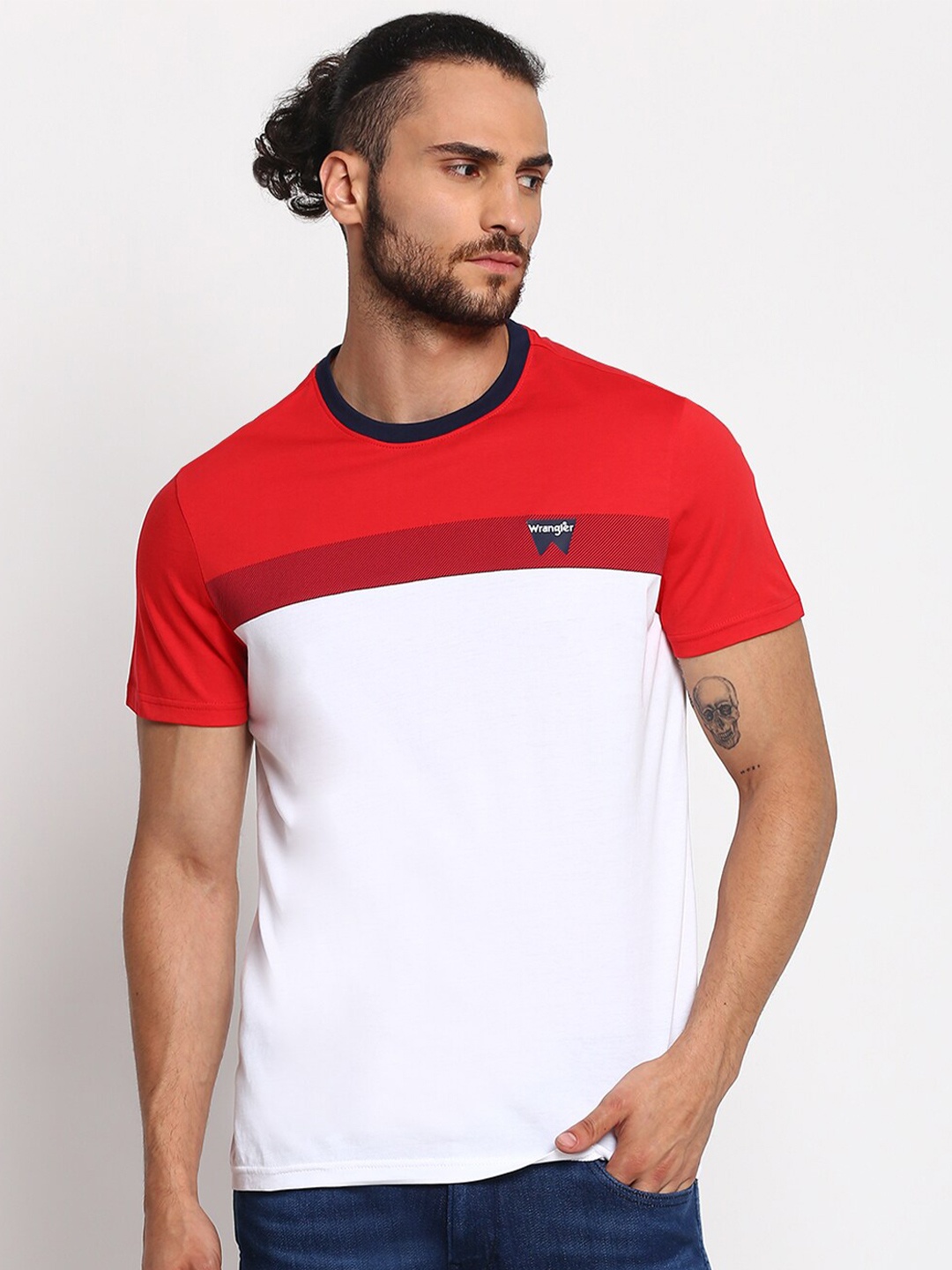 

Wrangler Men White & Red Colourblocked T-shirt