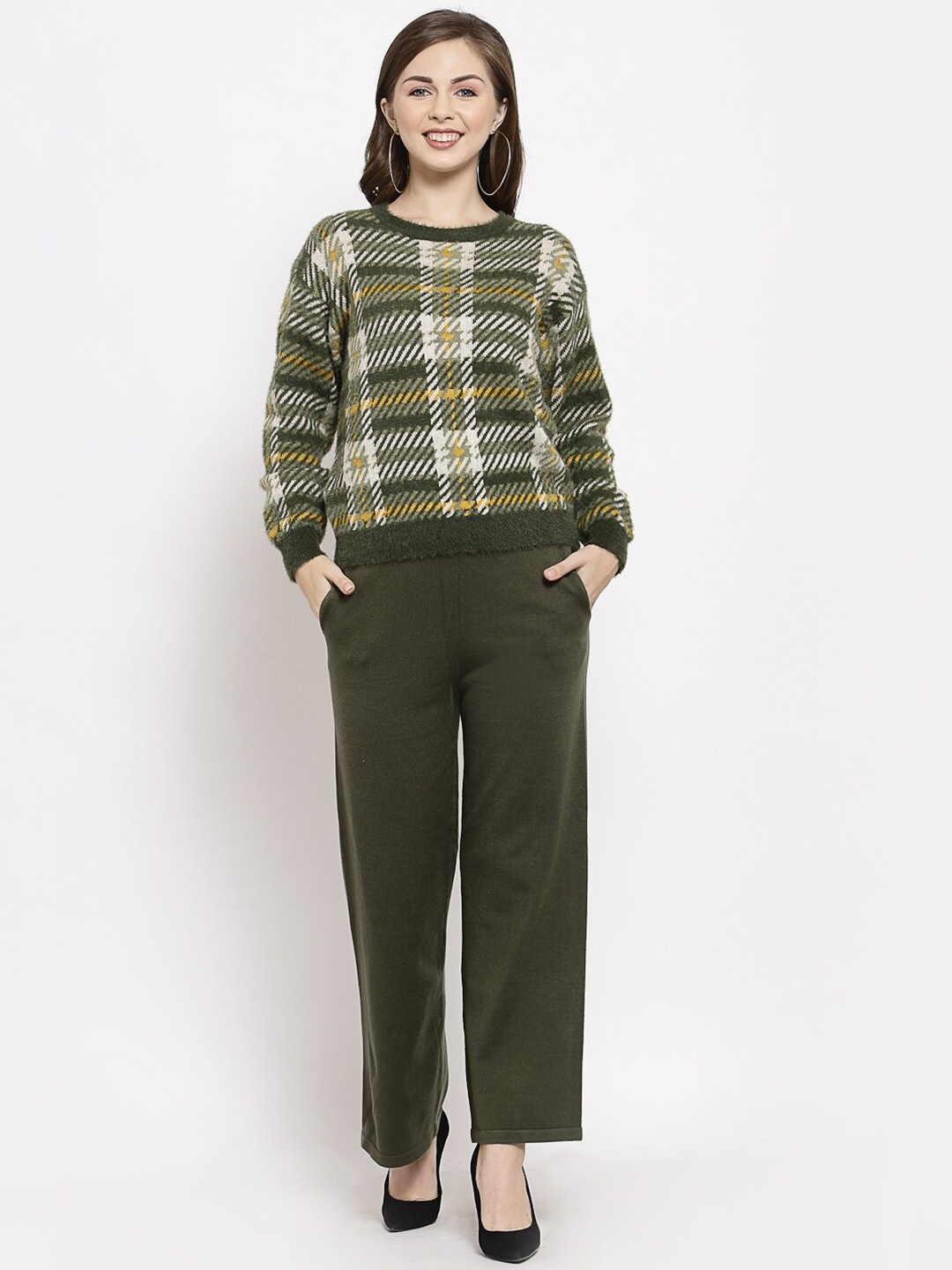 

Mafadeny Women Green & Yellow Checked Top with Trousers