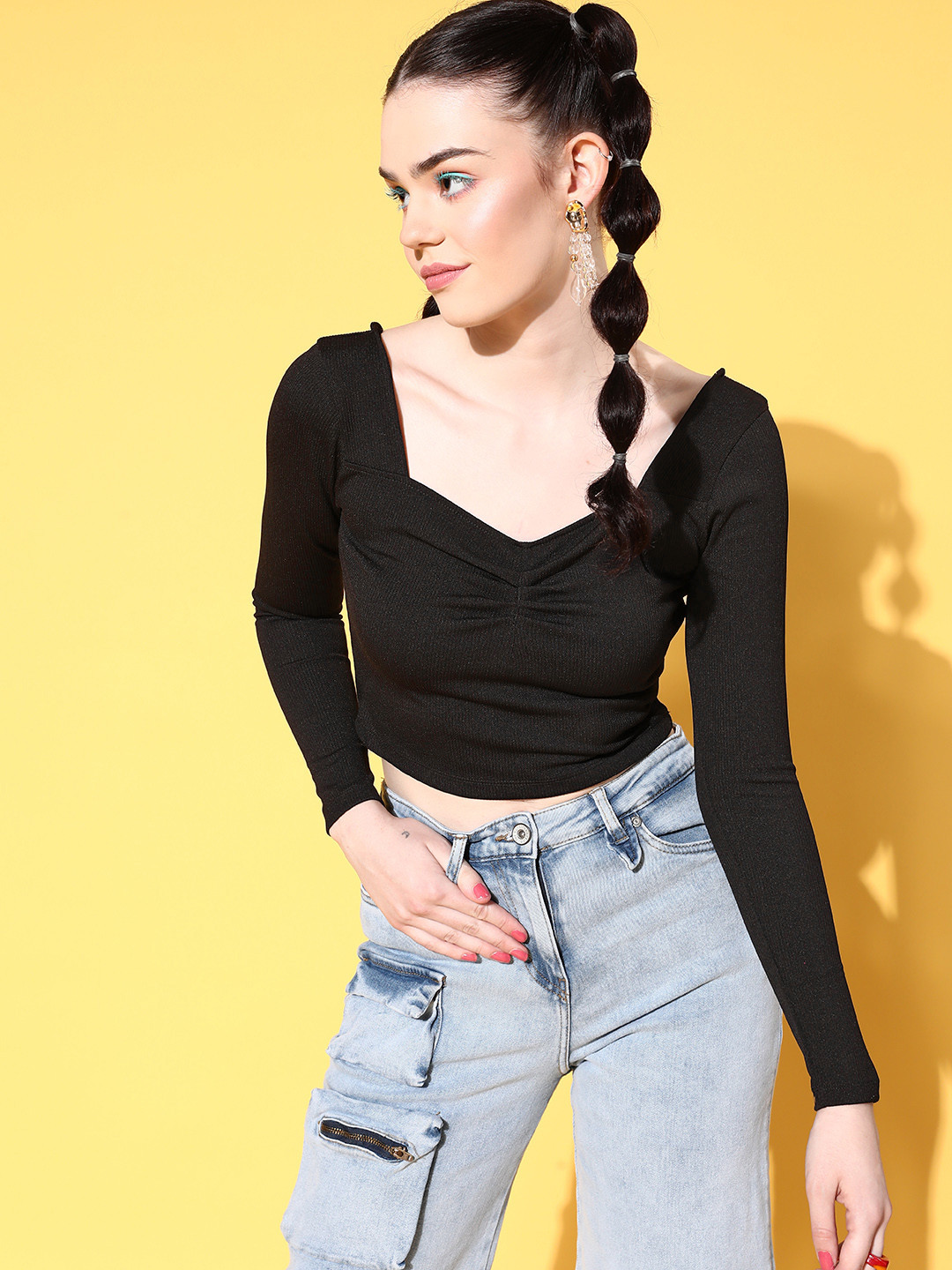 

Veni Vidi Vici Black Solid Fitted Crop Top