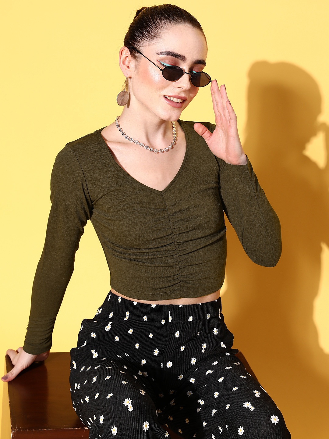 

Veni Vidi Vici Olive Green Solid Ruched V Neck Crop Top