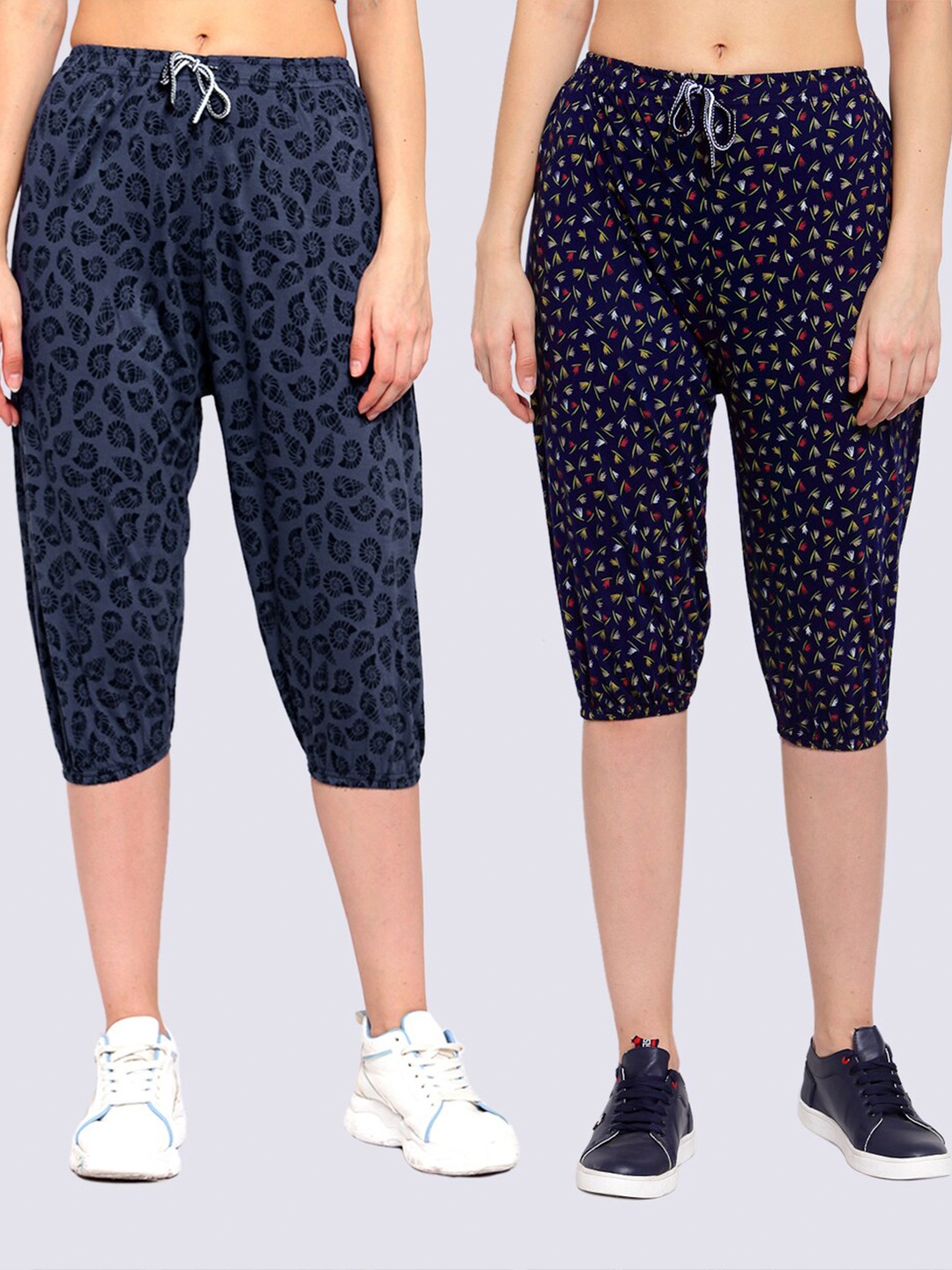 

KLOTTHE Women Pack of 2 Blue & Navy blue Printed Mid Rise Cotton Capris