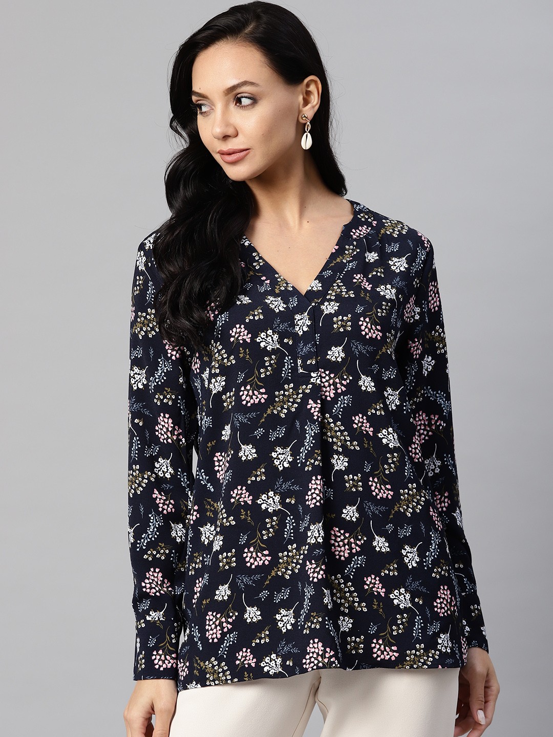 

Marks & Spencer Navy Blue & Off White Floral Regular Top