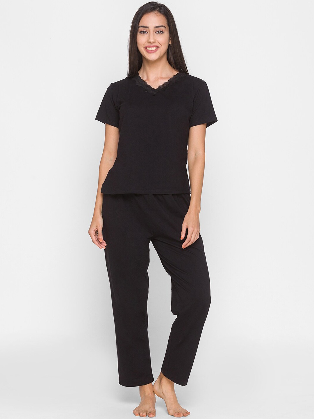 

Candyskin Women Black Solid Nightsuit