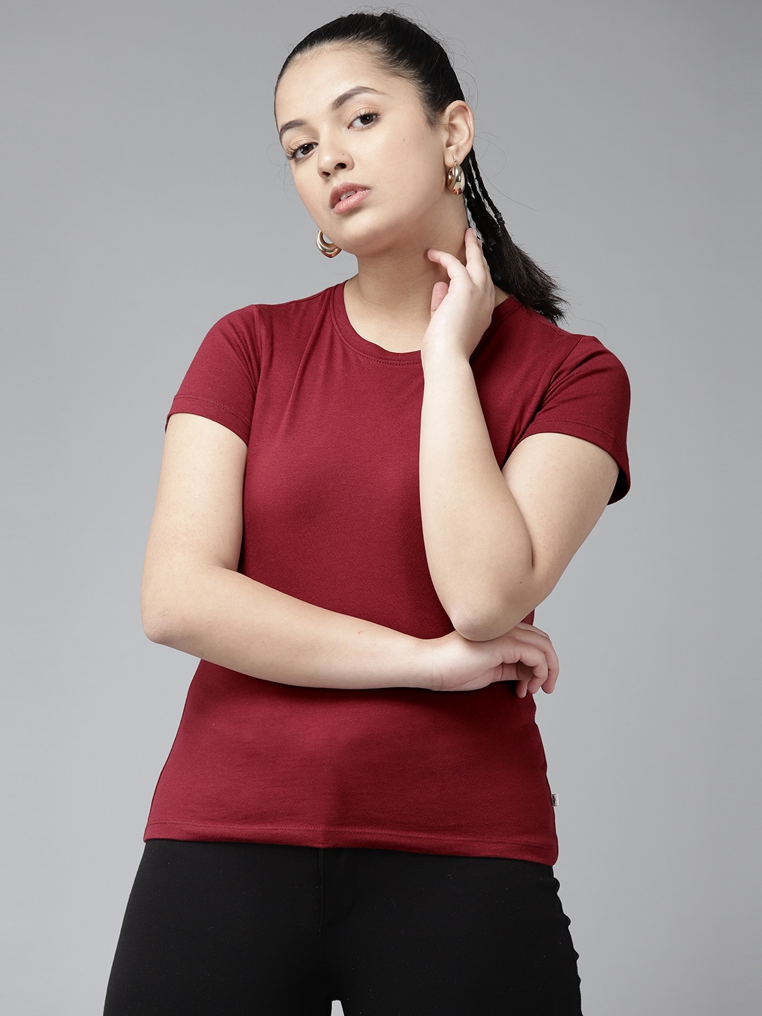 

UTH by Roadster Girls Maroon Solid Round Neck T-shirt