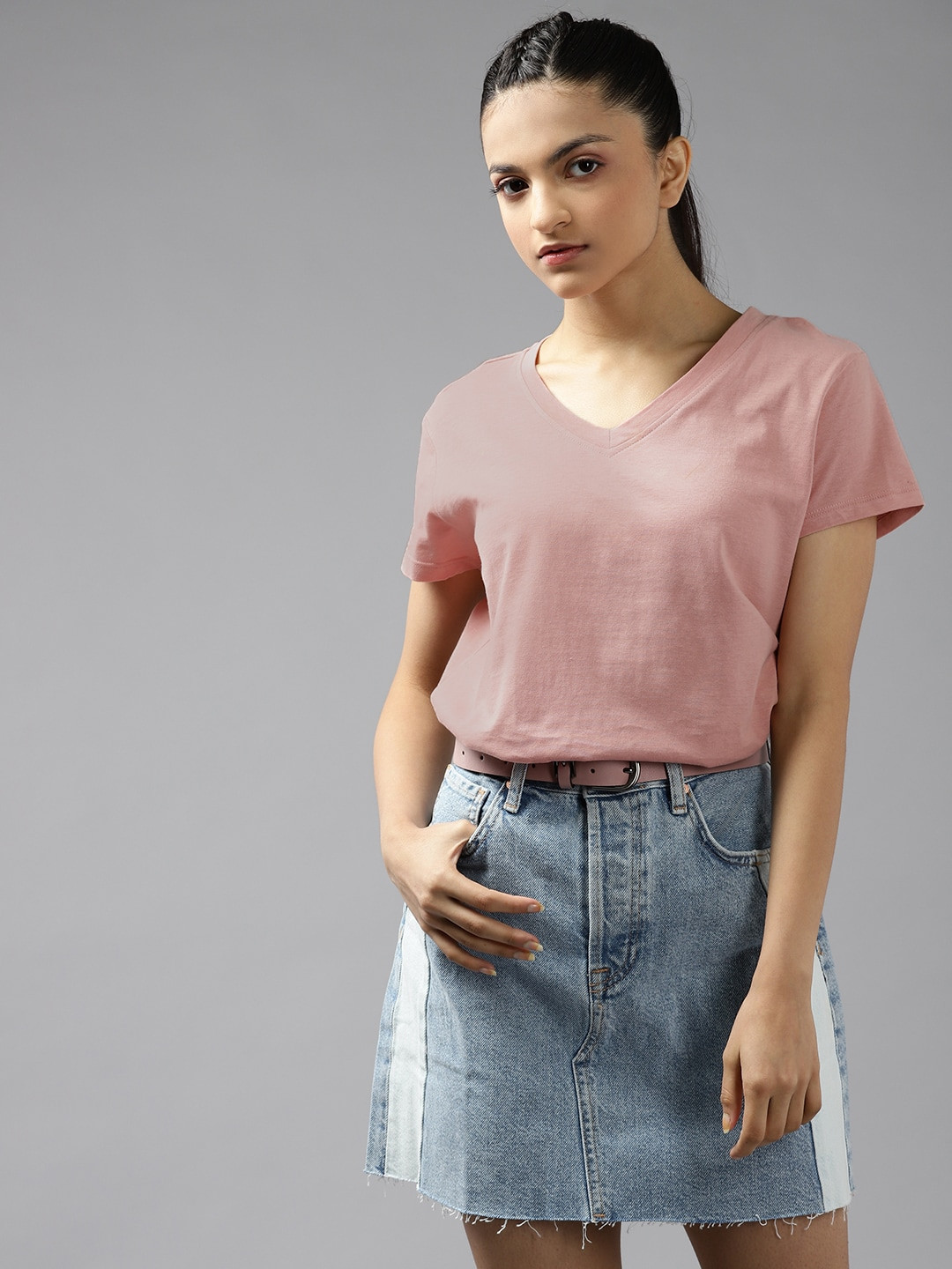 

UTH by Roadster Girls Pink Solid V-Neck Pure Cotton T-shirt