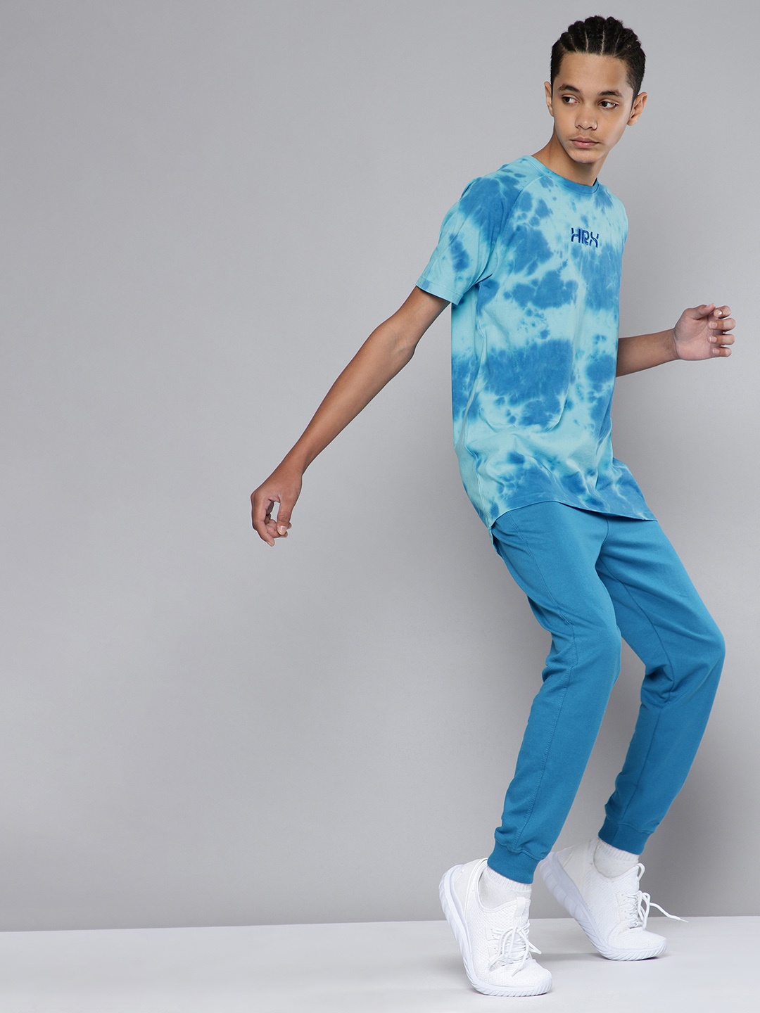 

HRX By Hrithik Roshan U-17 Lifestyle Boys Strong Blue Bio-Wash Graphic Tshirts