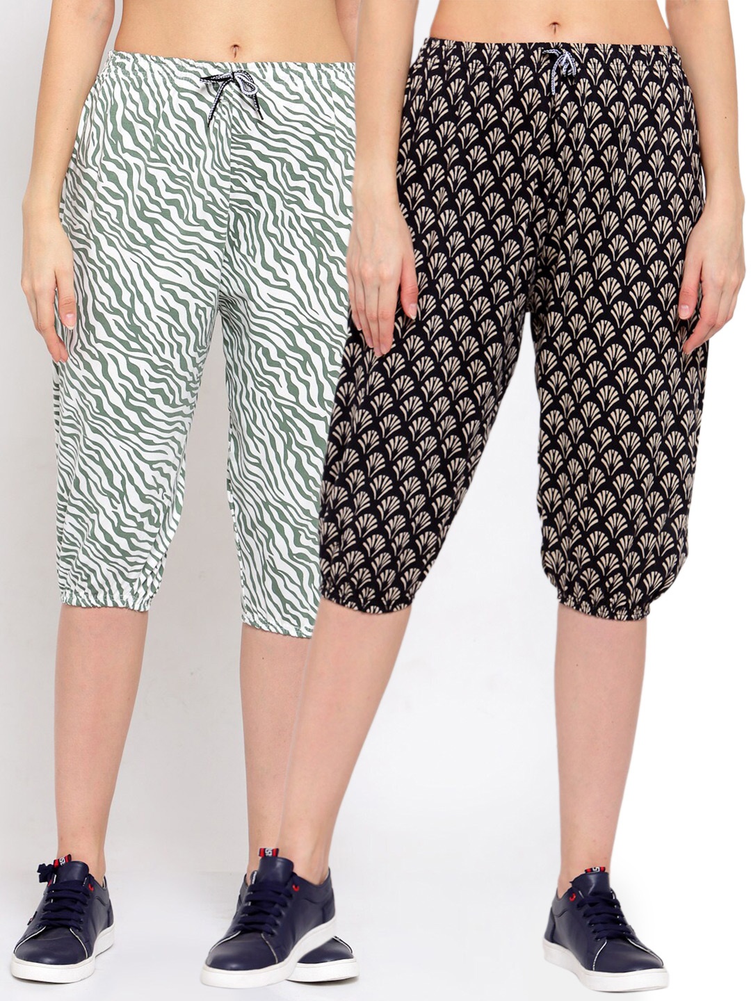 

KLOTTHE Women Pack of 2 Grey & Black Printed Mid Rise Cotton Capris