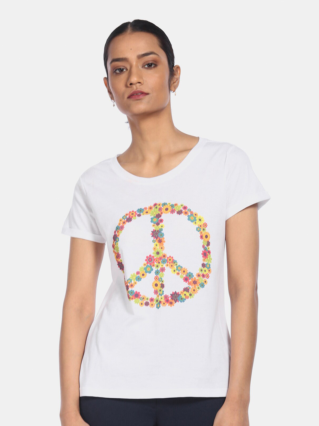 

Sugr Women Off White Typography Printed Applique T-shirt