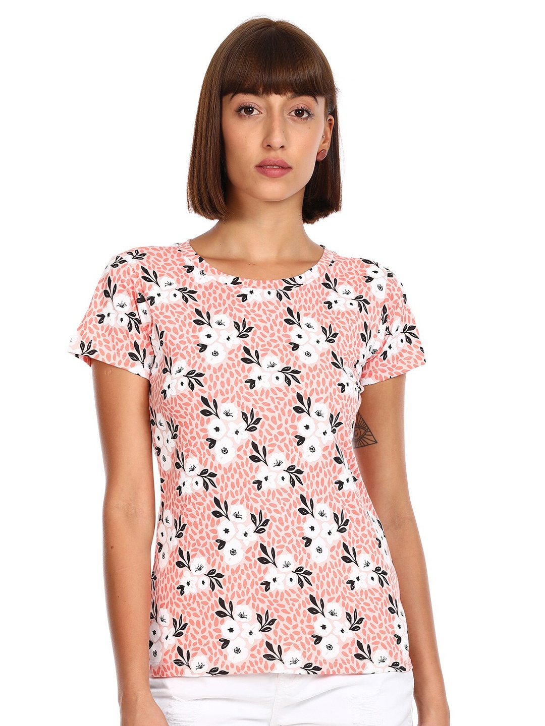 

Sugr Women Peach-Coloured & Black Floral Printed T-shirt