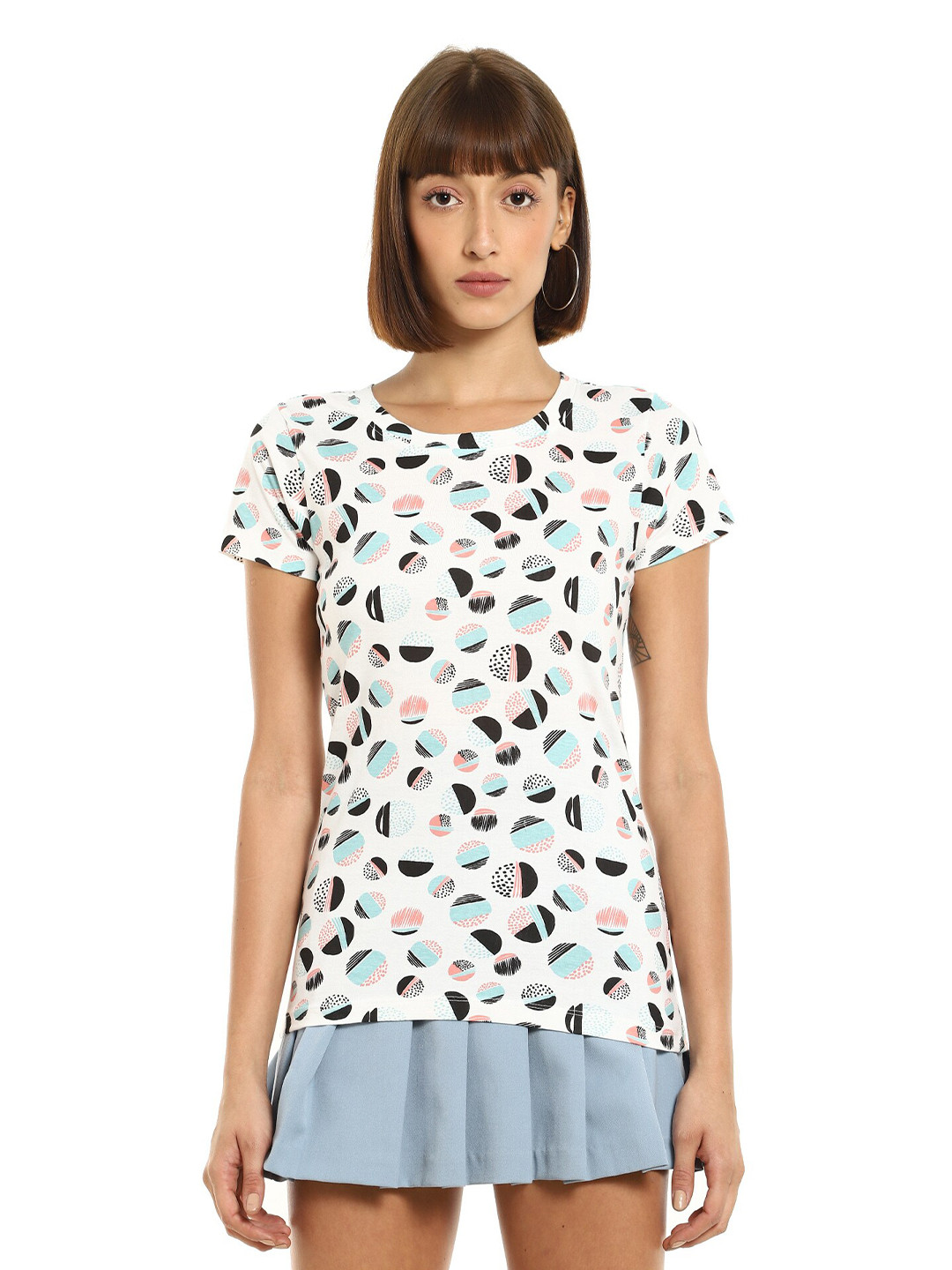 

Sugr Women White Black Geometric Printed Pure Cotton T-shirt