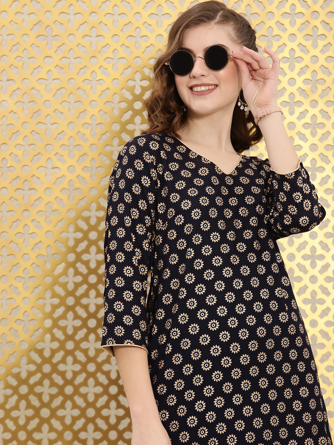 

Ode by House of Pataudi Women Navy Blue & Gold-Toned Foil Printed Rozana Kurta