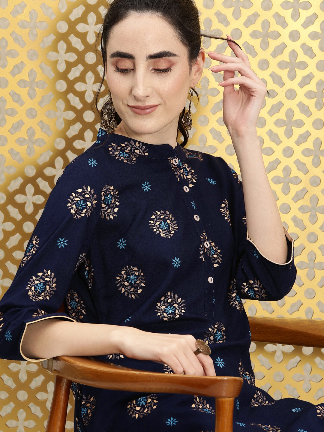 

Ode by House of Pataudi Women Navy Blue & Gold-Coloured Printed Rozana Straight Kurta