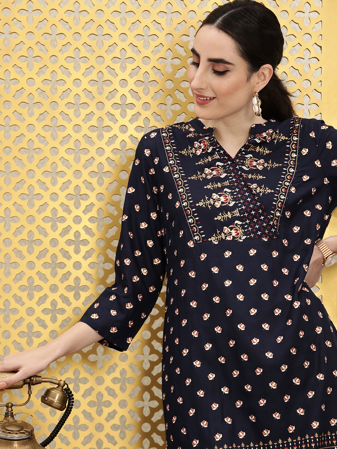 

Ode by House of Pataudi Women Black Ethnic Motifs Printed Kurta