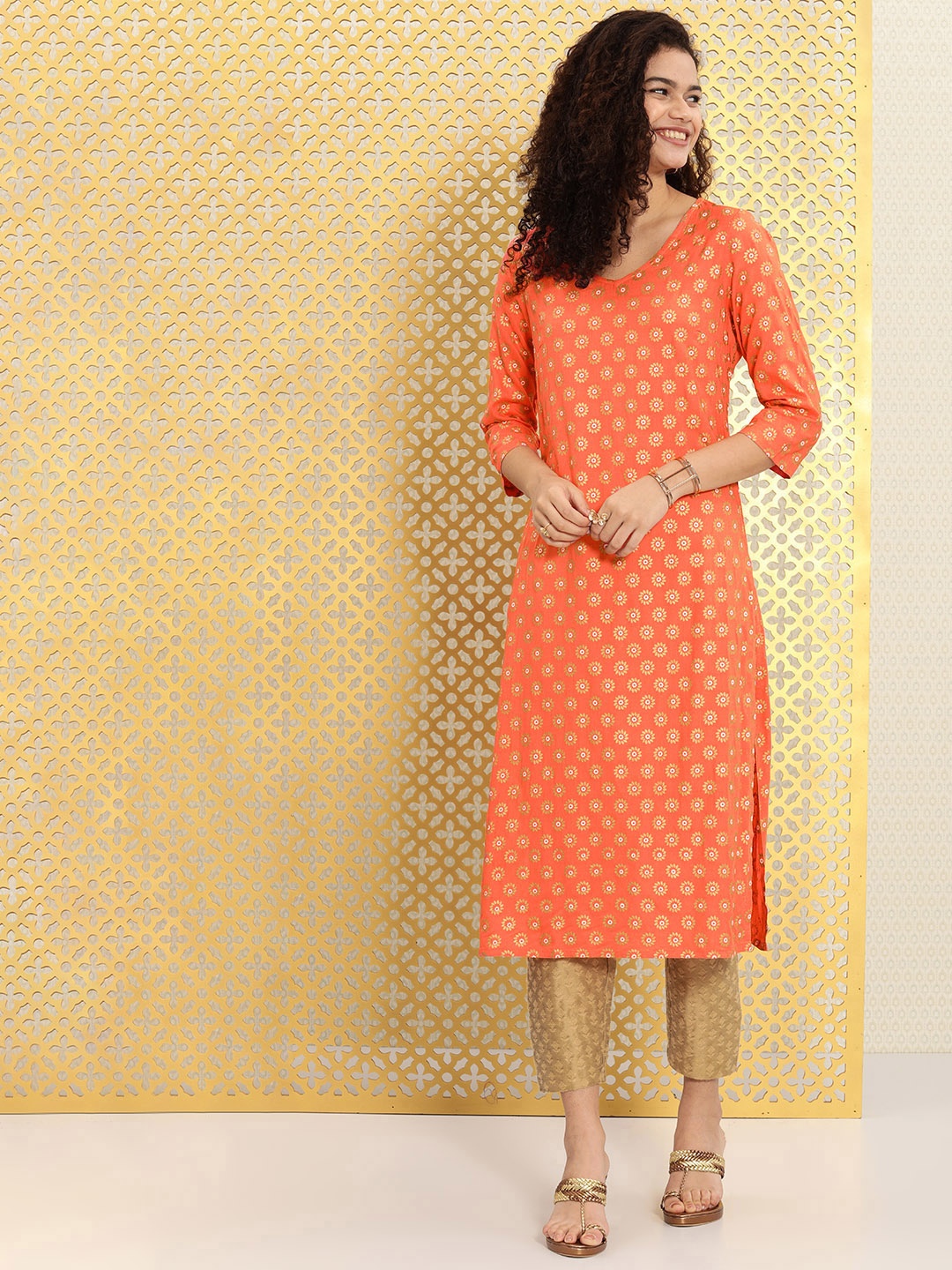 

Ode by House of Pataudi Women Orange Floral Printed Kurta