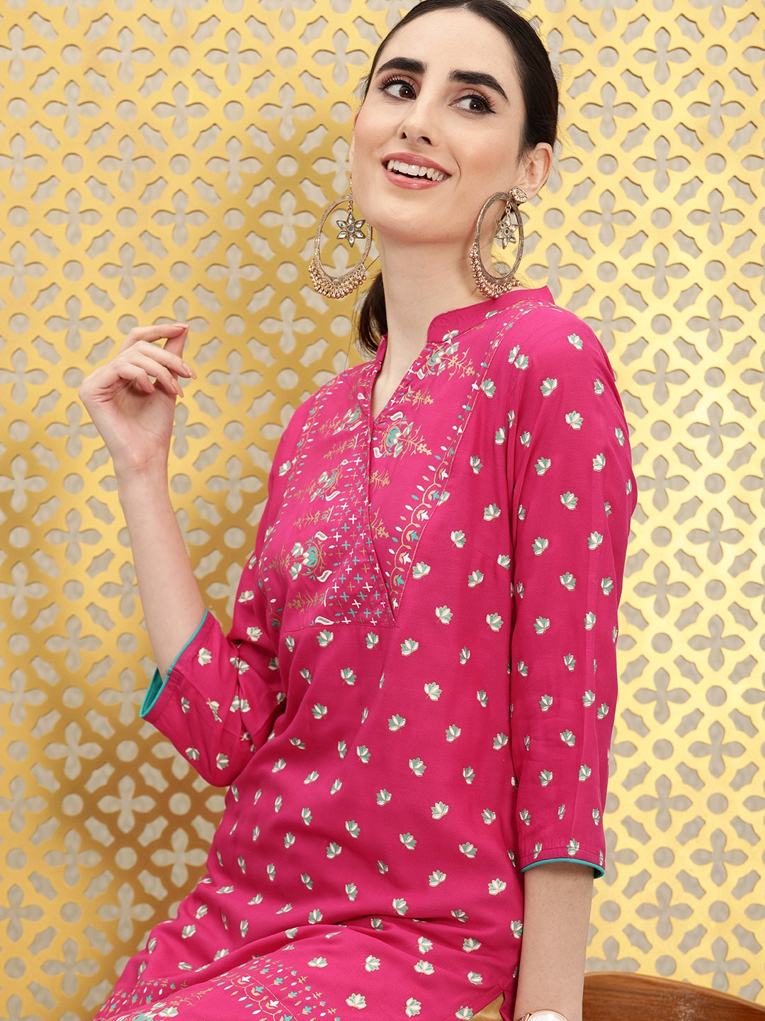 

Ode by House of Pataudi Women Pink Ethnic Motifs Printed Viscose Rayon Kurta