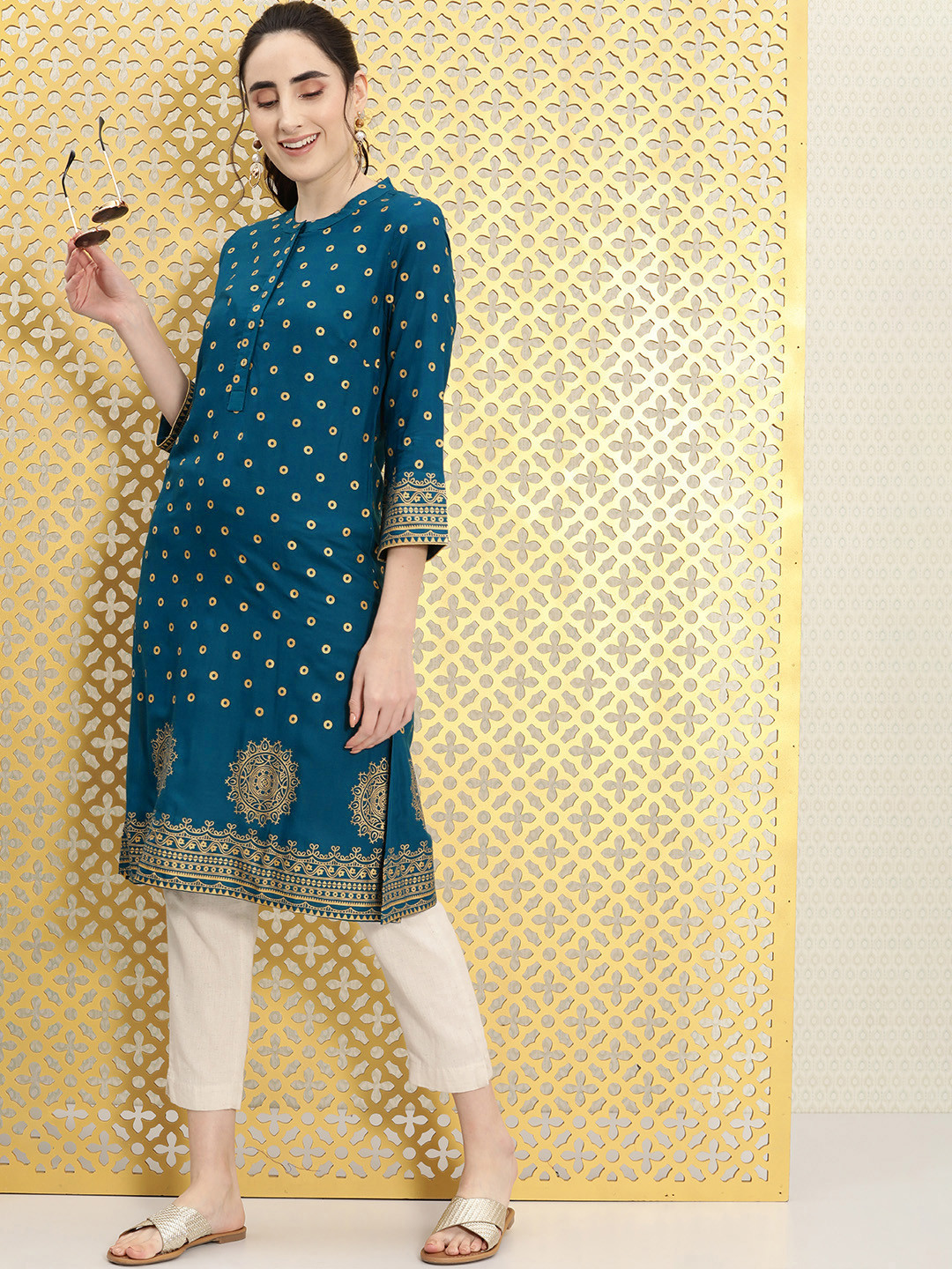 

Ode by House of Pataudi Women Teal Green & Gold-Coloured Printed Jashn Straight Kurta