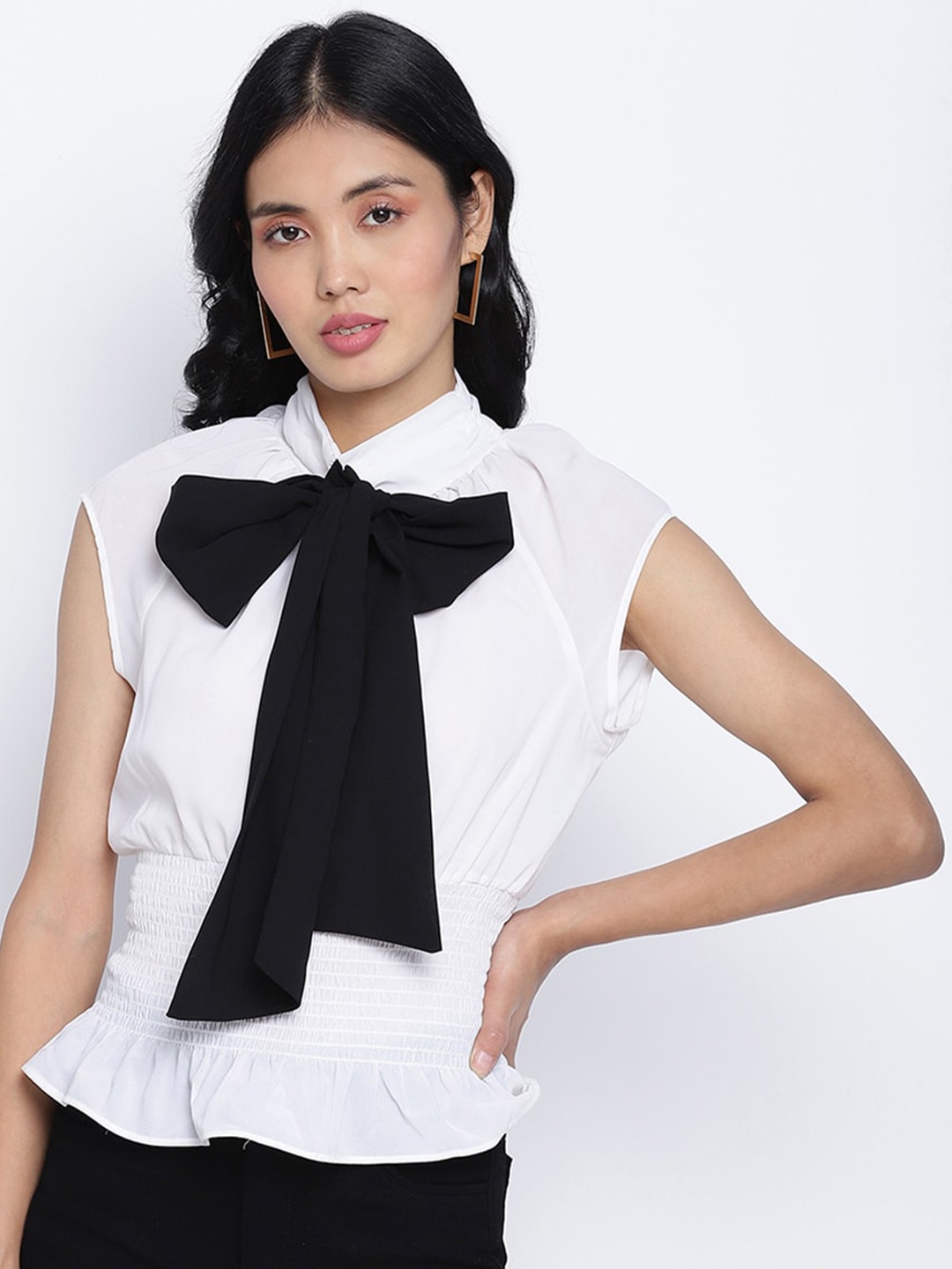 

Oxolloxo White Colourblocked Tie-Up Neck Regular Top