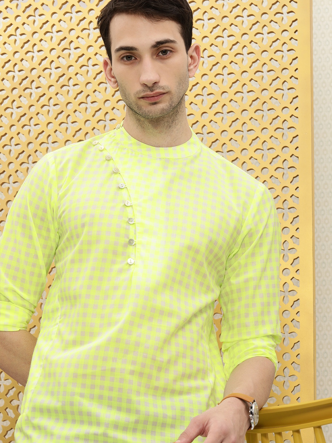 

Ode by House of Pataudi Men Lime Green & White Checked Pure Cotton Rozana Kurta