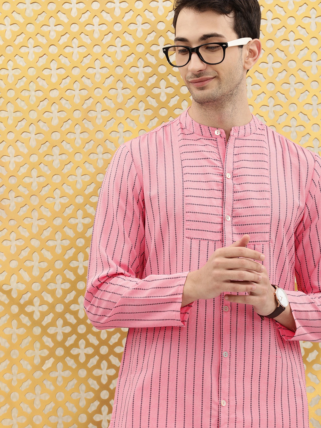

Ode by House of Pataudi Men Pink & White Striped Pure Cotton Kurta