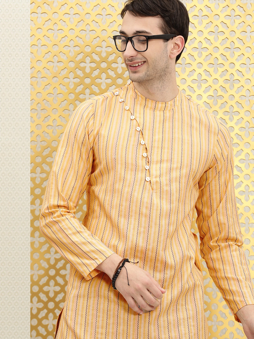 

Ode by House of Pataudi Men Yellow & Off White Woven Design Rozana Fusion Kurta