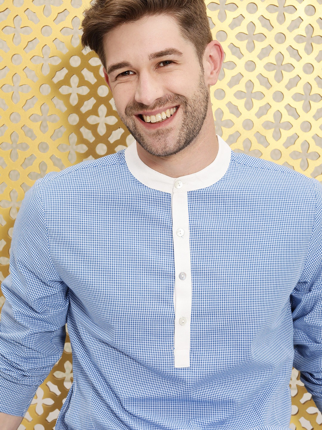 

Ode by House of Pataudi Men Blue & White Checked Kurta