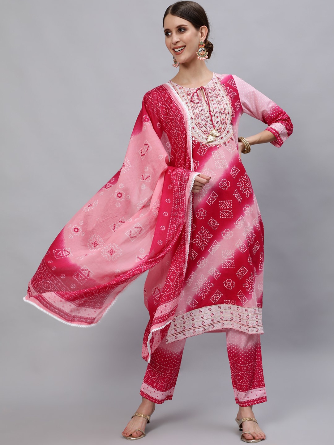 

Ishin Bandhani Dyed Regular Kurta with Trousers & Dupatta, Pink