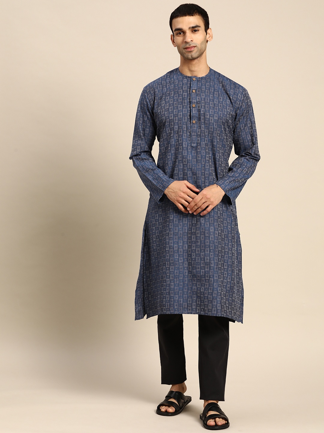 

RAJUBHAI HARGOVINDAS Men Blue Checked Handloom Kurta