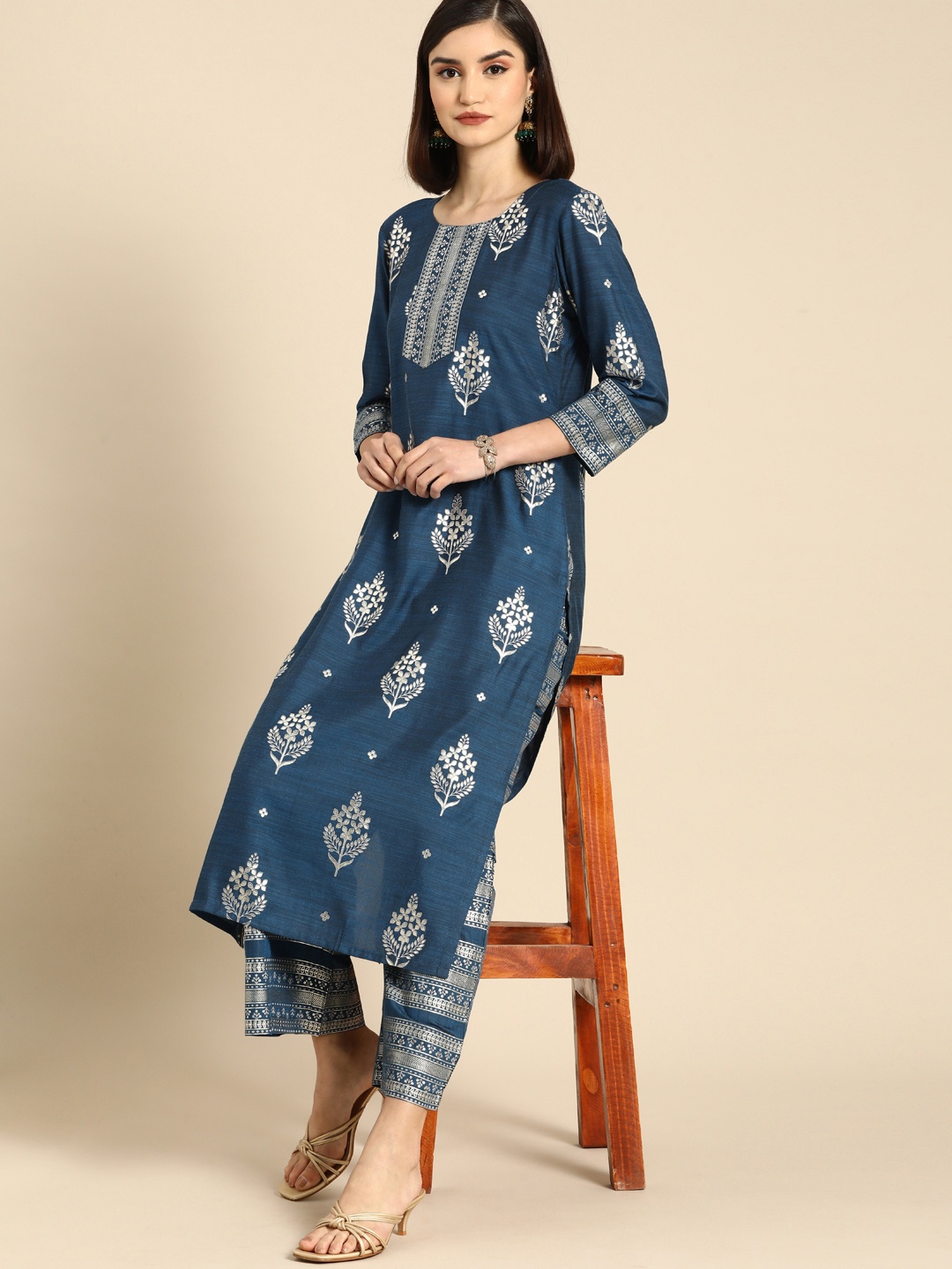 

Anouk Women Blue Ethnic Motifs Printed Regular Kurta with Palazzos